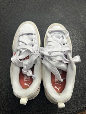 Puma White Low-Top Sneakers with Red Insole Accents